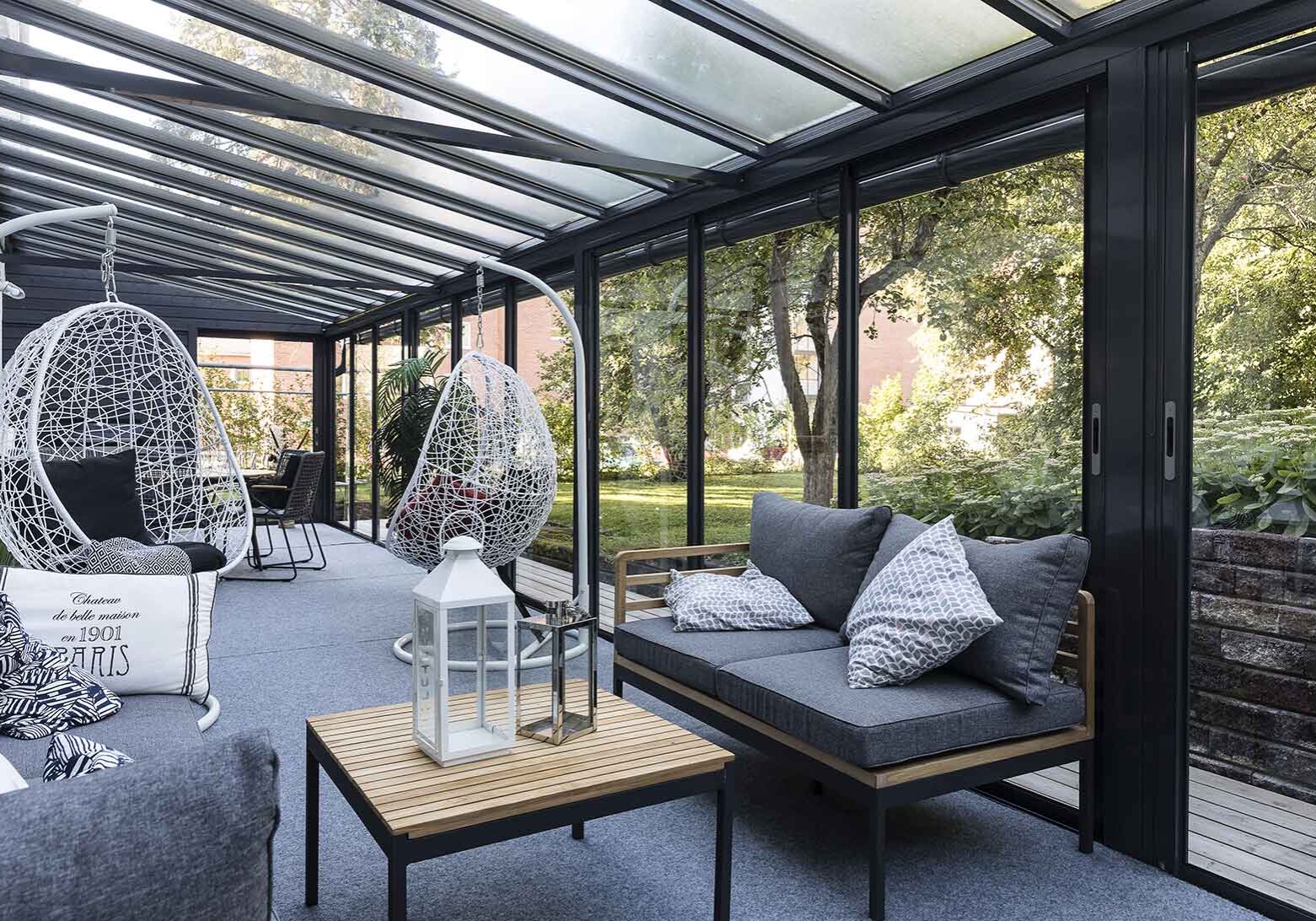 Lasiterassin hinta muodostuu työn, tuotteen ja lisäpalveluiden yhteissummana